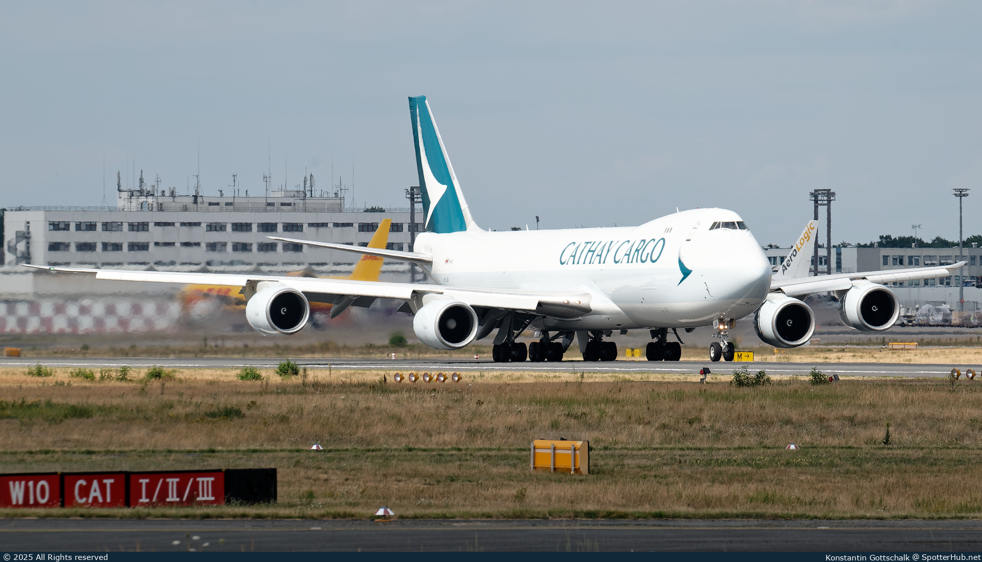 Photo of B-LJB - Boeing 747-867F operated by Cathay Pacific Cargo
