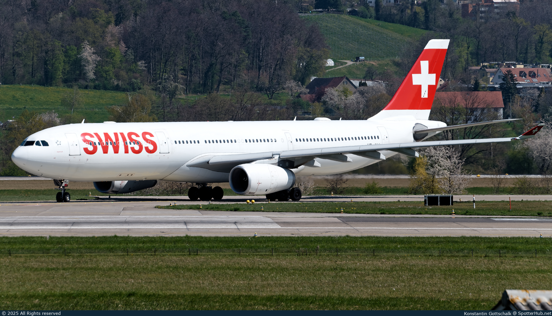 Photo of HB-JHJ - Airbus A330-343 operated by Swiss International Air Lines