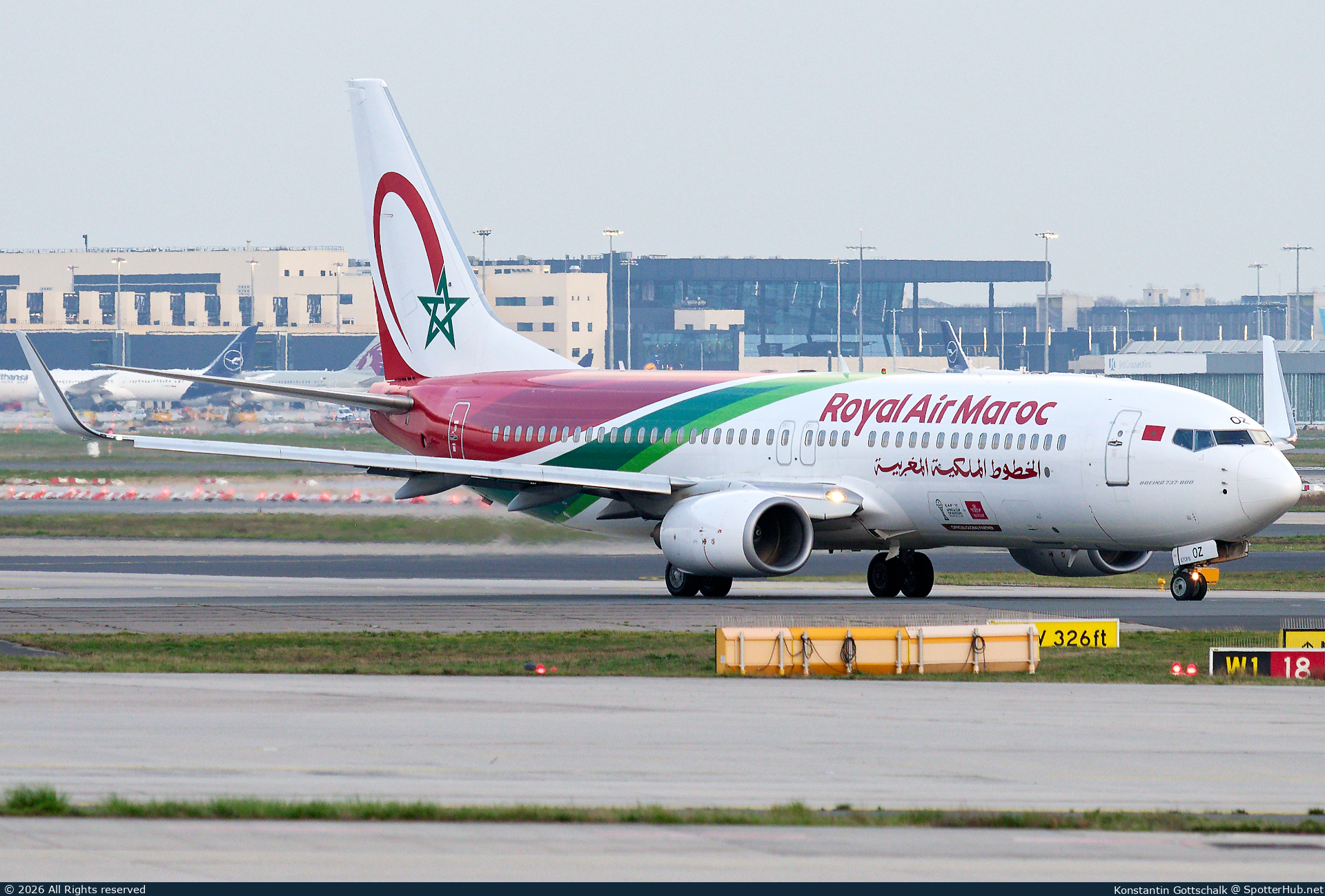 Photo of CN-ROZ - Boeing 737-8B6 operated by Royal Air Maroc