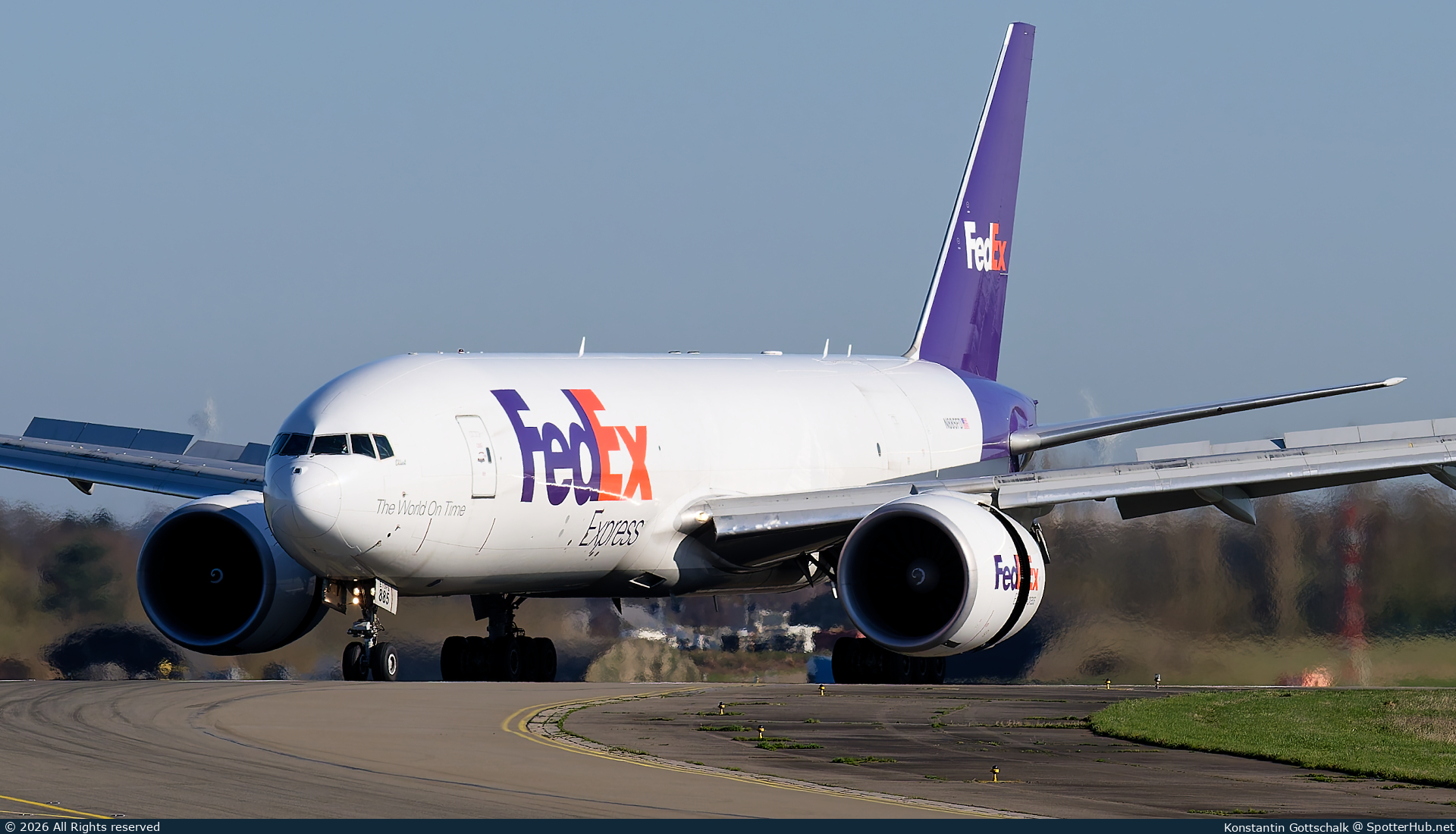 Photo of N885FD - Boeing 777-FS2 operated by FedEx