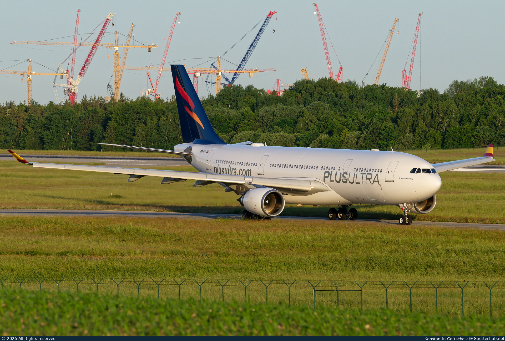 Photo of EC-NUL - Airbus A330-202 operated by Plus Ultra Líneas Aéreas