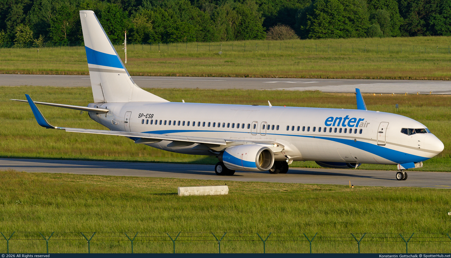Photo of SP-ESB - Boeing 737-8Q8 operated by Enter Air