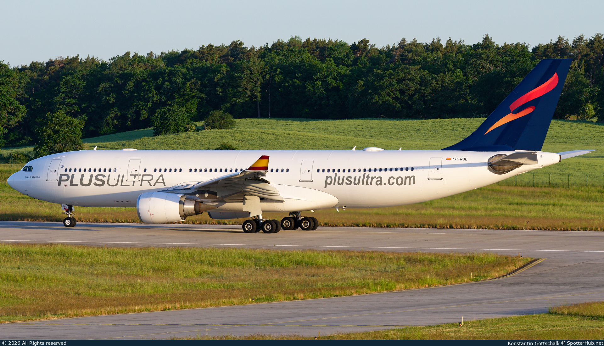 Photo of EC-NUL - Airbus A330-202 operated by Plus Ultra Líneas Aéreas