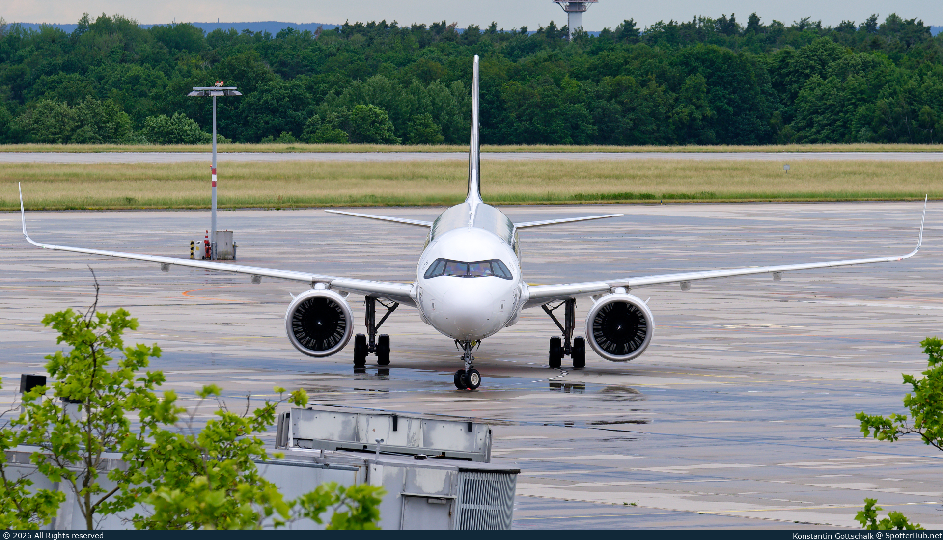 Photo of D-AIEF - Airbus A321-271NX operated by Lufthansa
