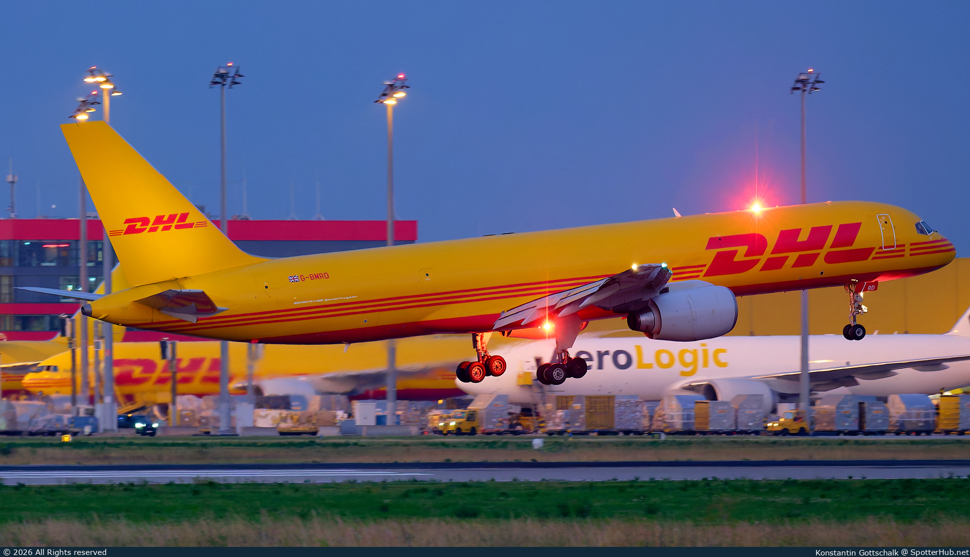 Photo of G-BMRD - Boeing 757-236(SF) operated by DHL Air