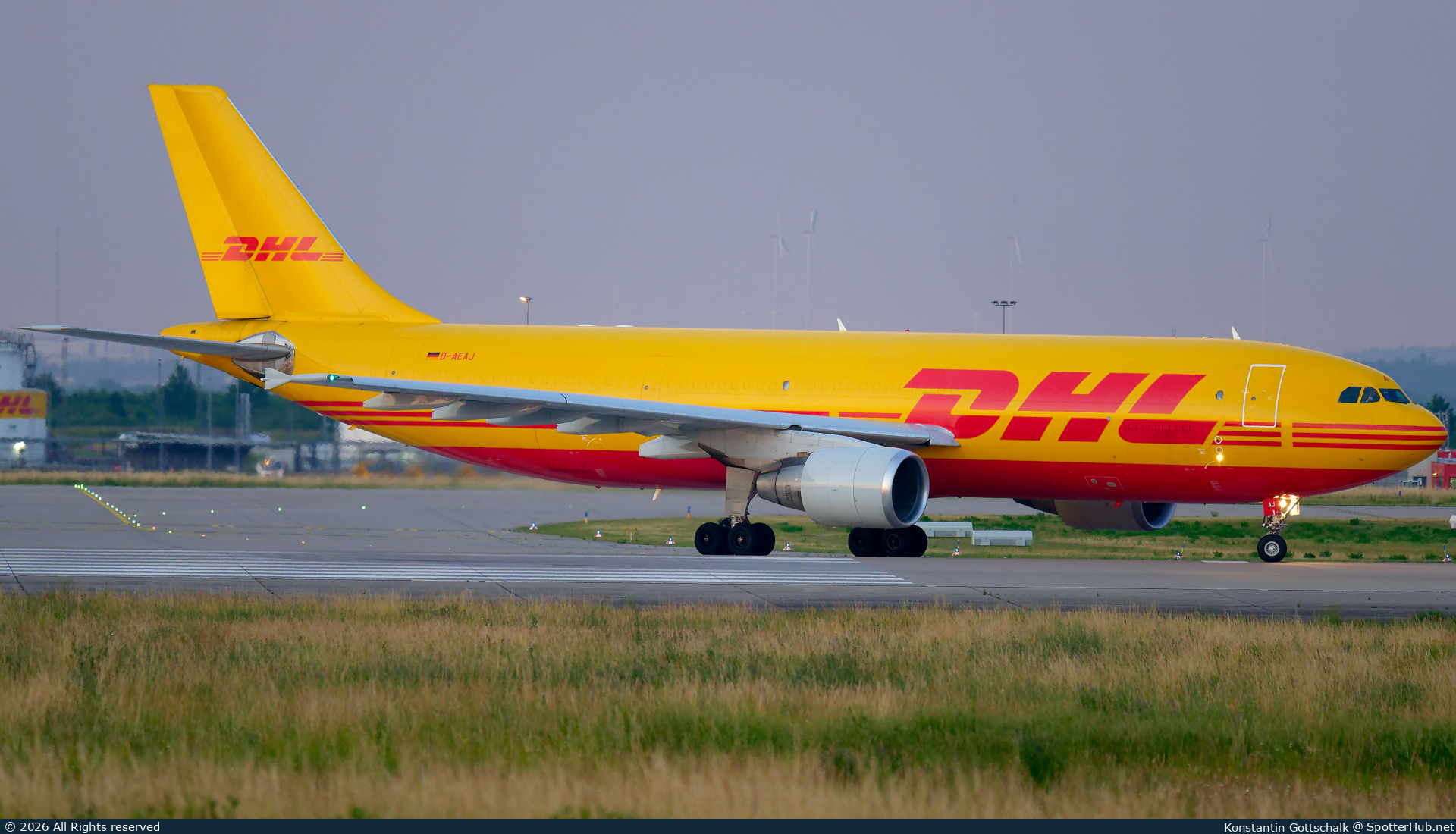 Photo of D-AEAJ - Airbus A300B4-622R(F) operated by European Air Transport