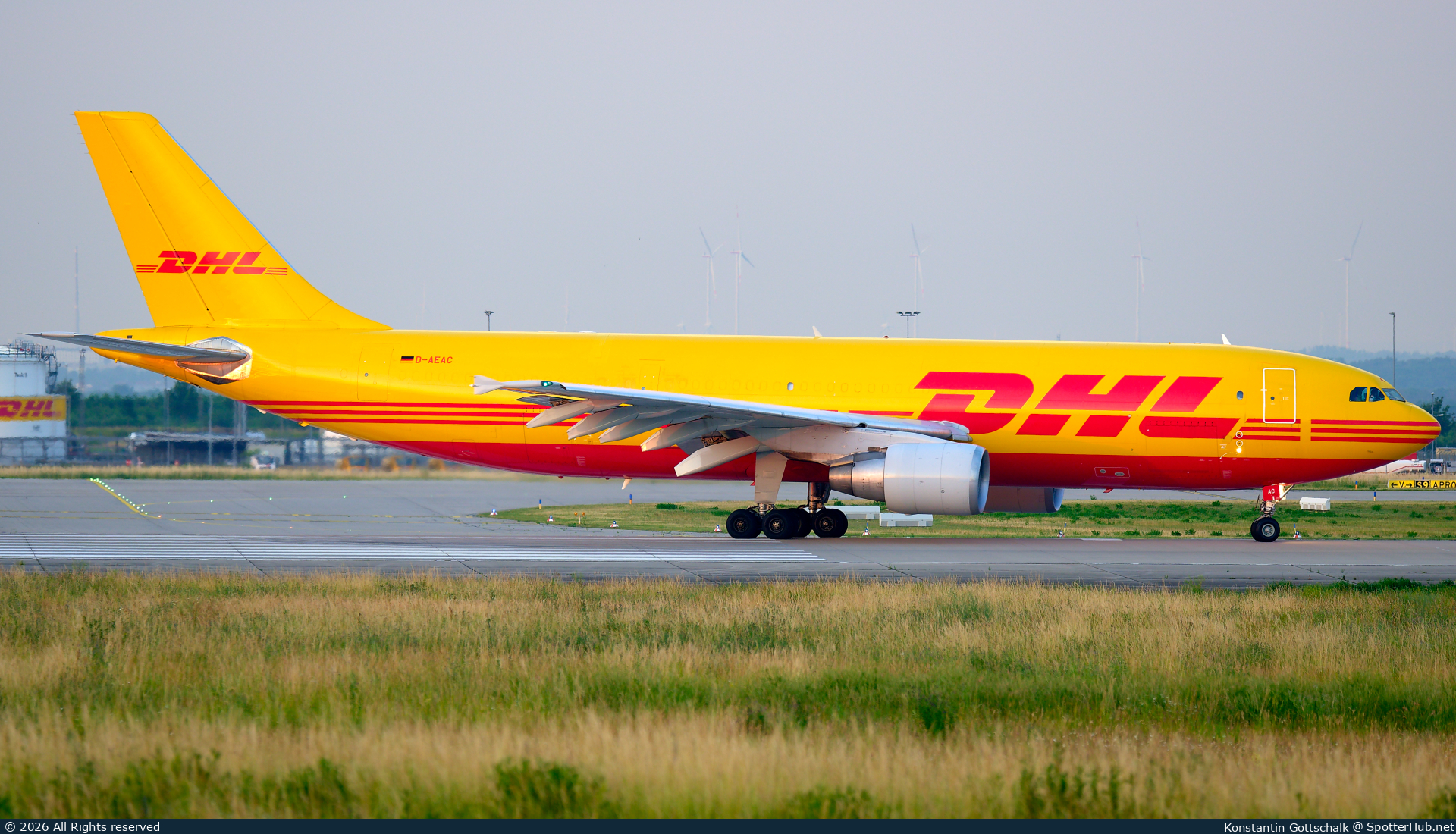Photo of D-AEAC - Airbus A300B4-622R(F) operated by European Air Transport
