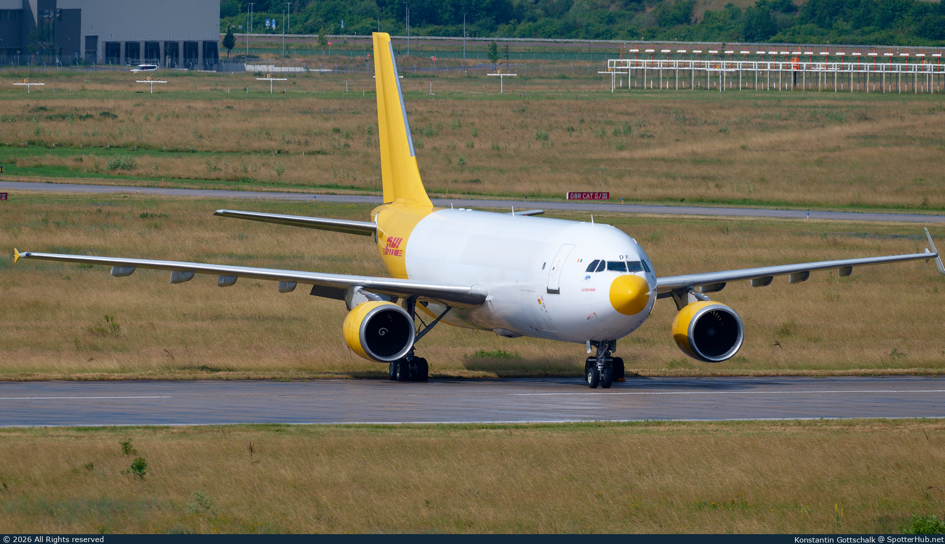 Photo of EI-LDF - Airbus A300B4-605R(F) operated by ASL Airlines Ireland