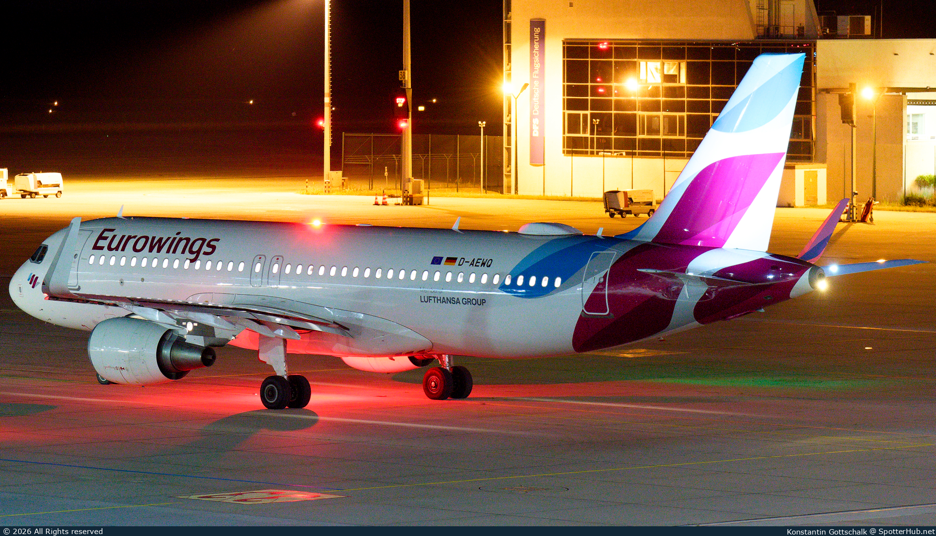 Photo of D-AEWQ - Airbus A320-214 operated by Eurowings