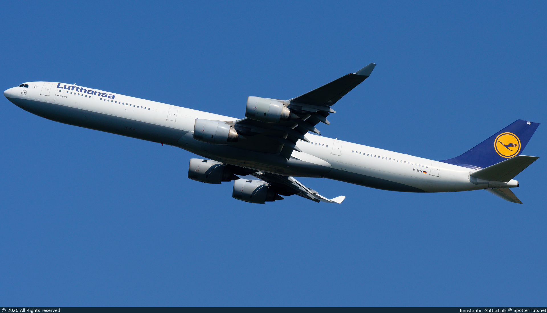 Photo of D-AIHW - Airbus A340-642 operated by Lufthansa