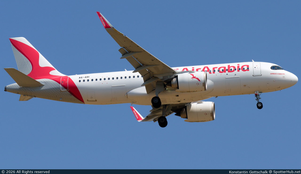 Photo of A6-ARI - Airbus A320-251N operated by Air Arabia