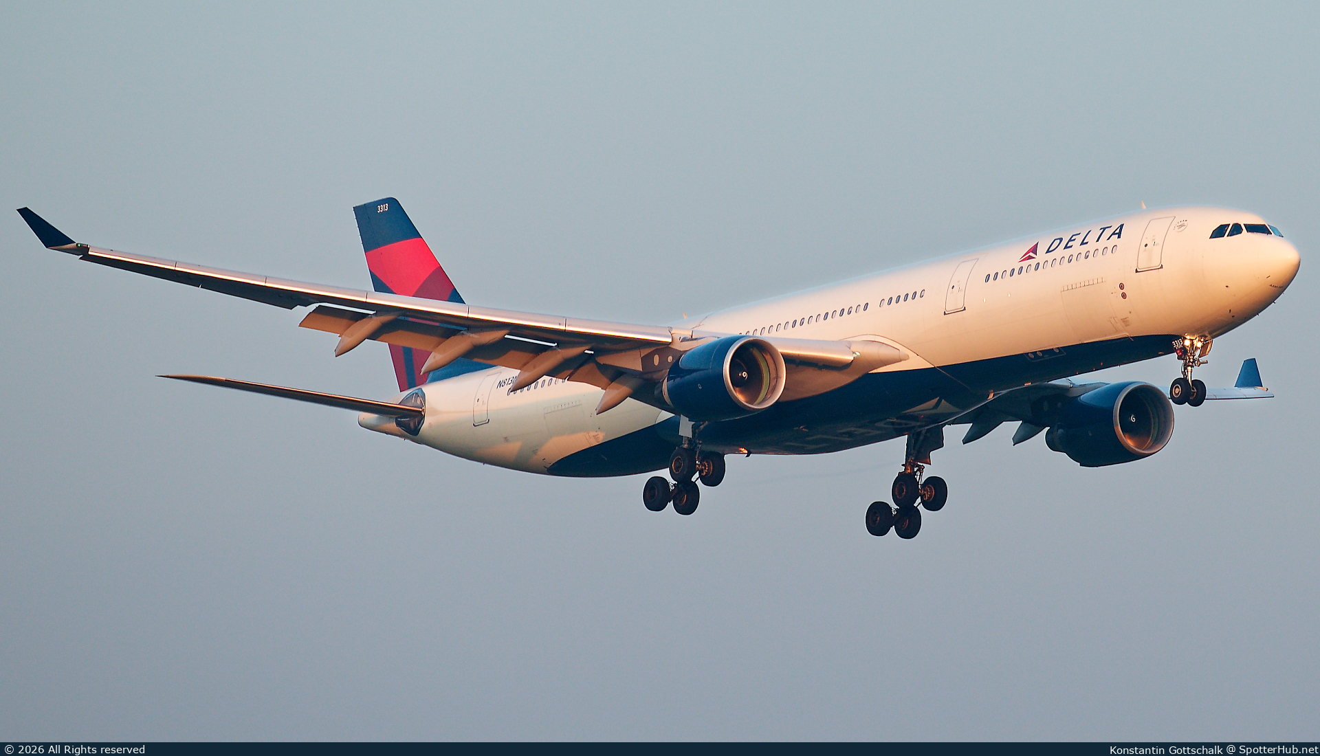 Photo of N813NW - Airbus A330-323 operated by Delta Air Lines