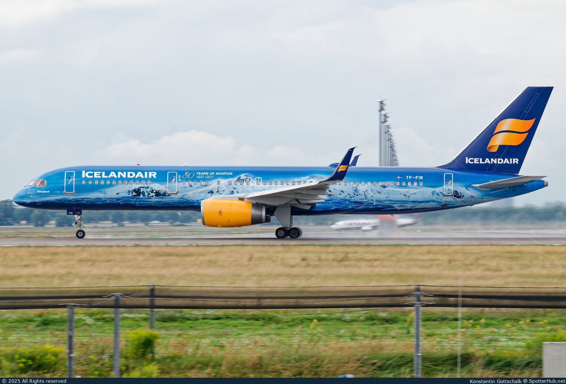 Photo of TF-FIR - Boeing 757-256 operated by Icelandair