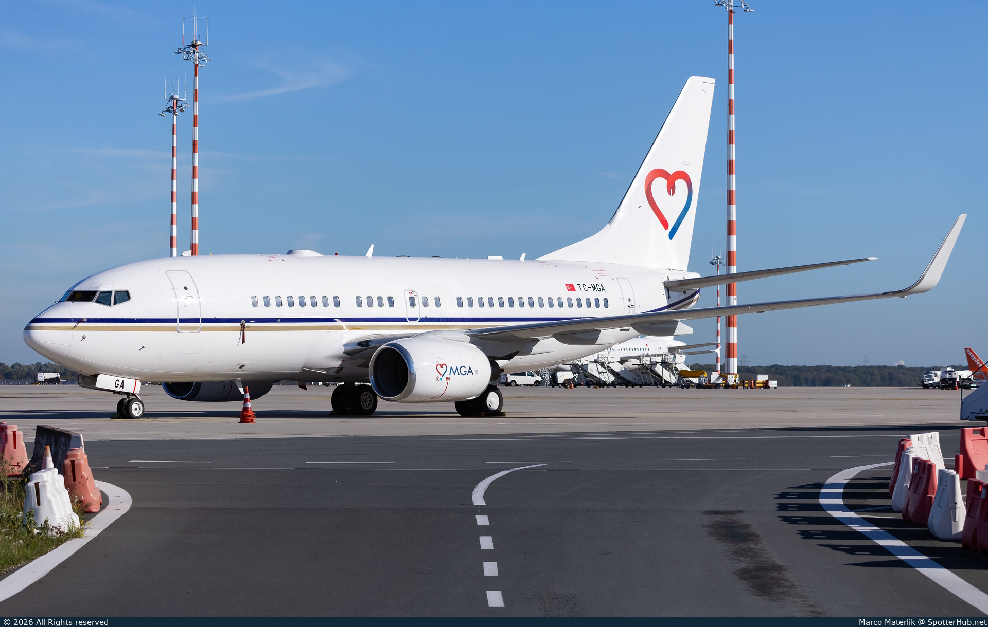 Photo of TC-MGA - Boeing 737-7AK(BBJ) operated by Mavi Gök Airlines