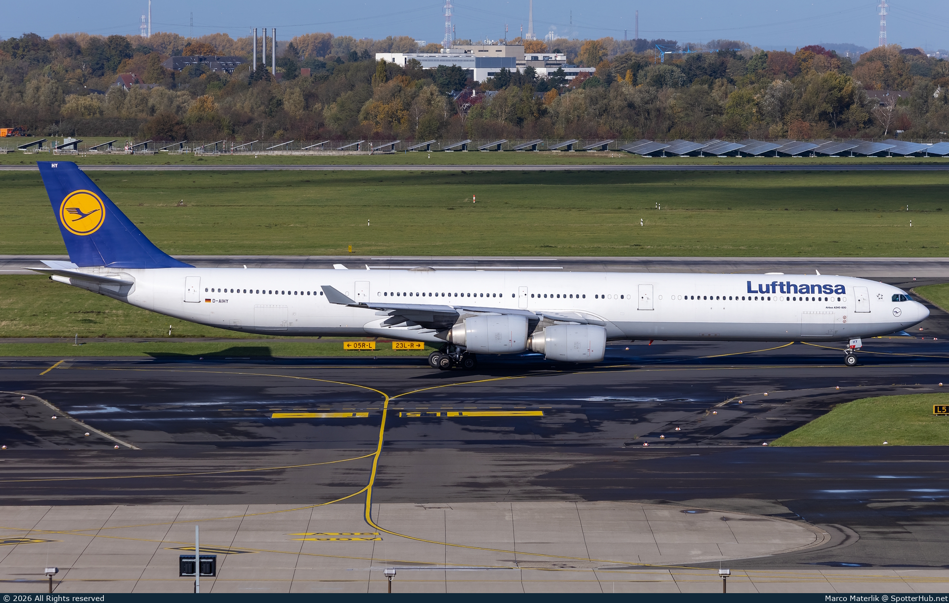 Photo of D-AIHY - Airbus A340-642 operated by Lufthansa