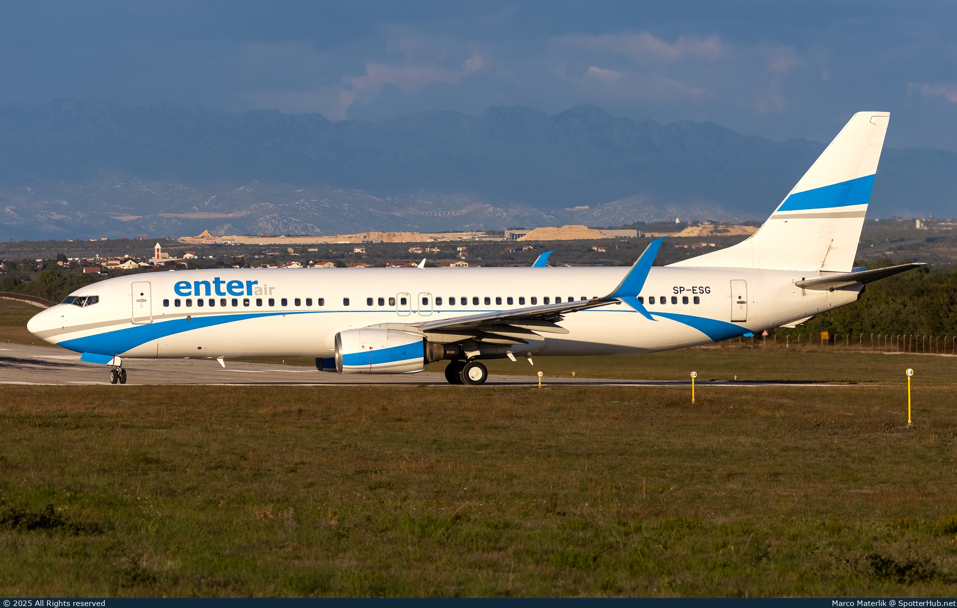 Photo of SP-ESG - Boeing 737-8Q8 operated by Enter Air