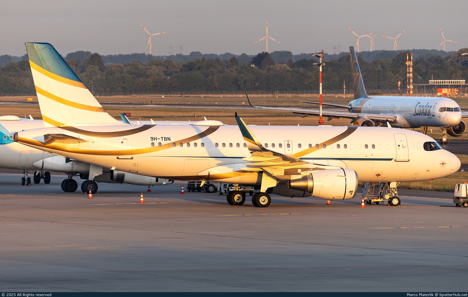 Photo of 9H-TBN - Airbus A319-115(CJ) operated by Comlux Aviation Malta