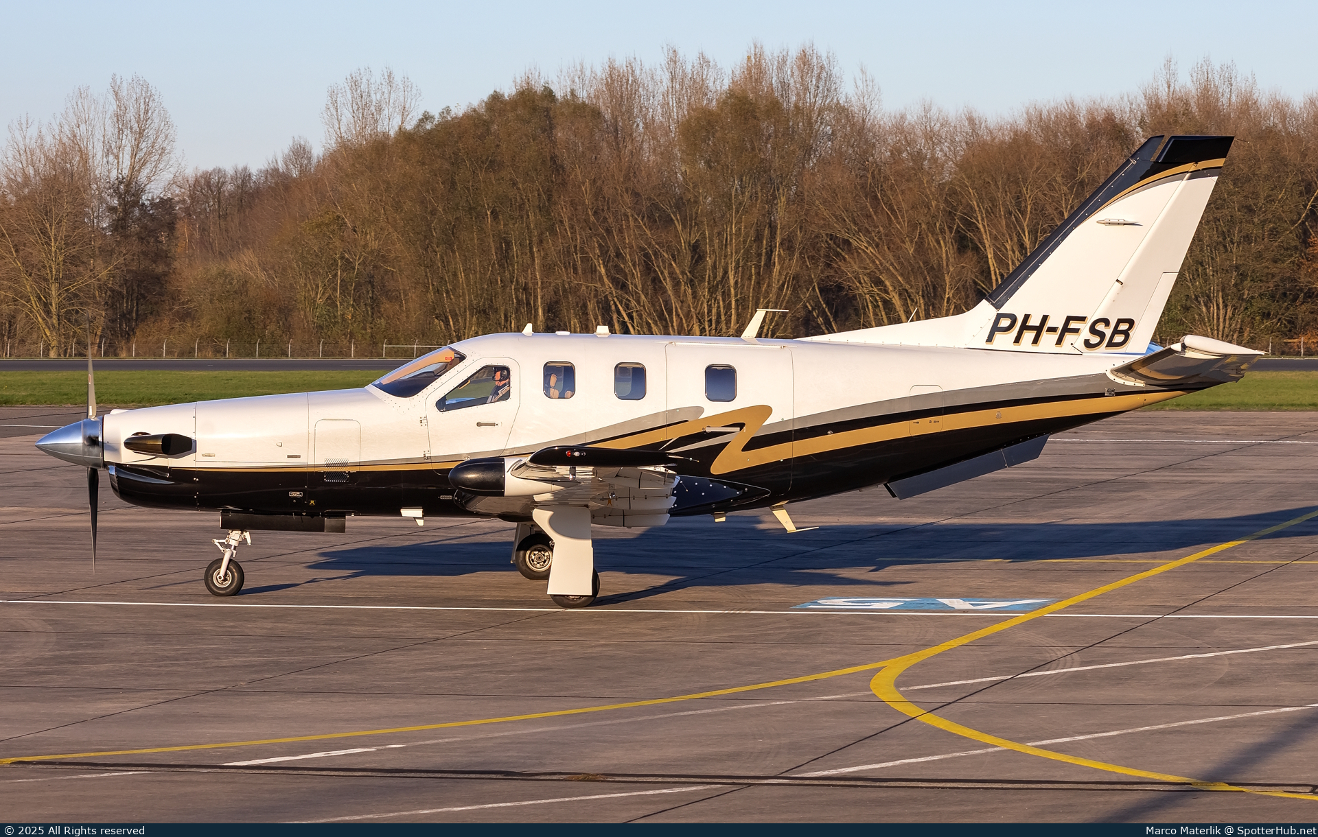 Photo of PH-FSB - SOCATA TBM 850 operated by Private