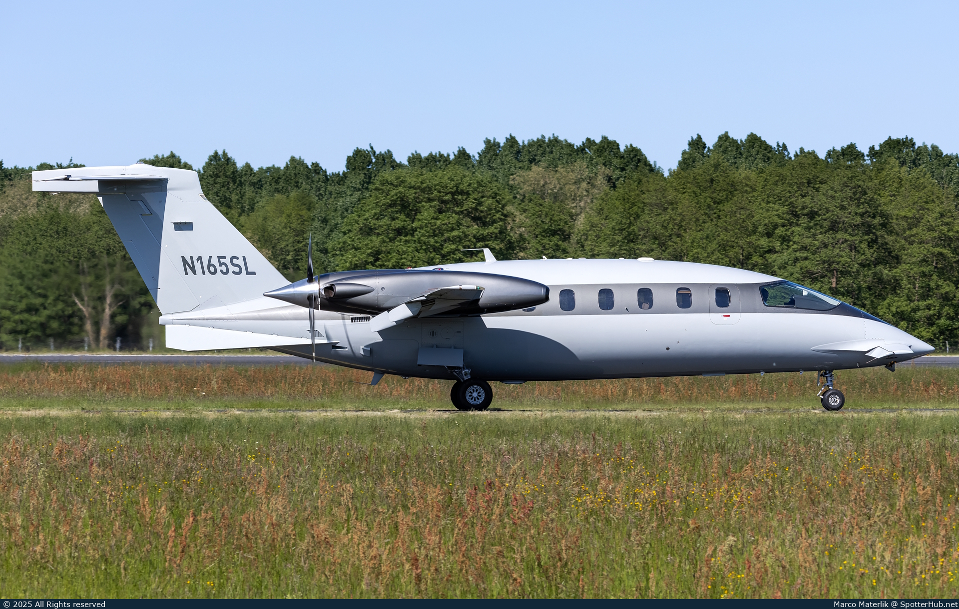 Photo of N165SL - Piaggio P.180 Avanti II operated by Private