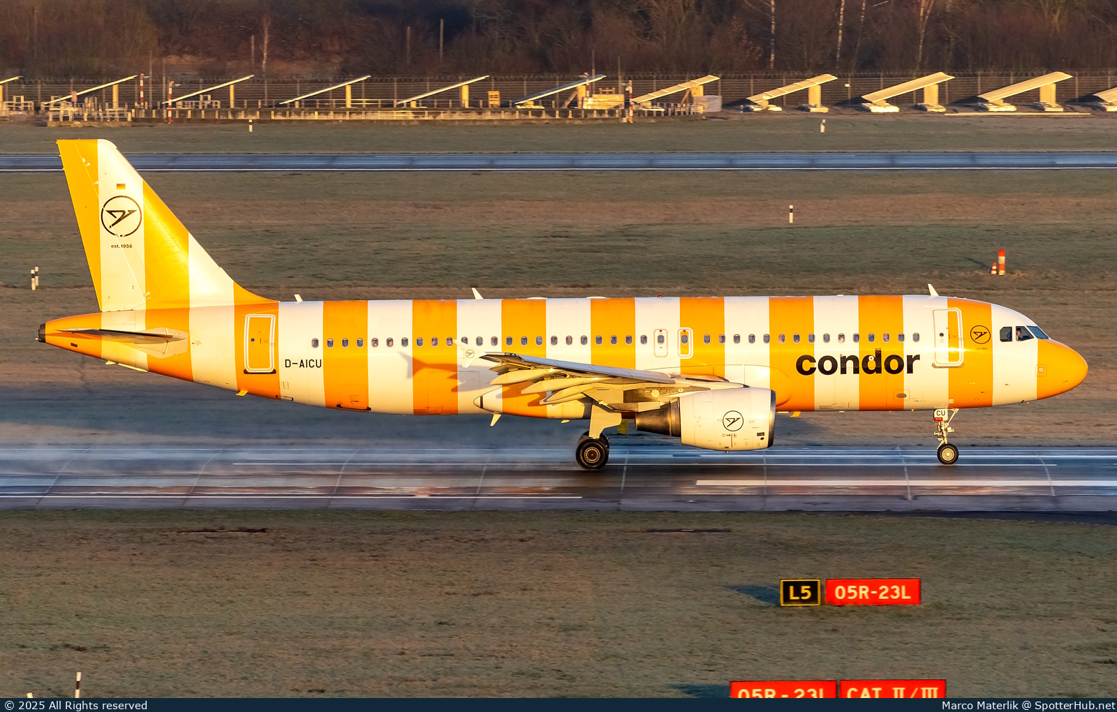 Photo of D-AICU - Airbus A320-214 operated by Condor