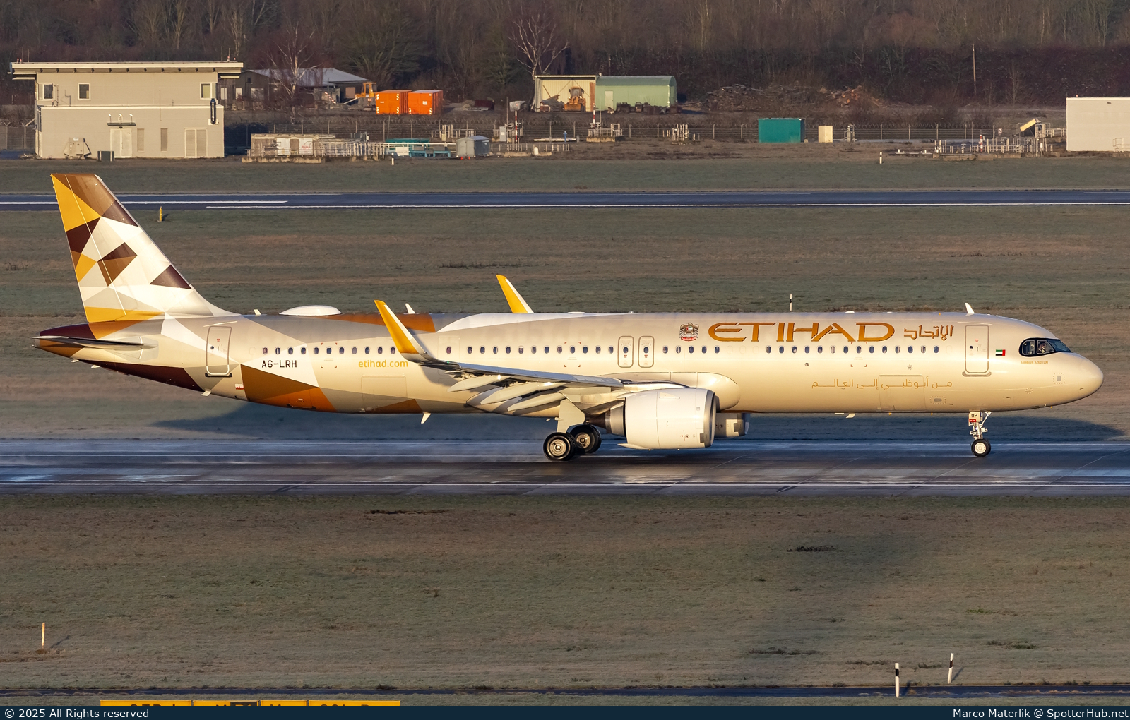 Photo of A6-LRH - Airbus A321-251NX operated by Etihad Airways