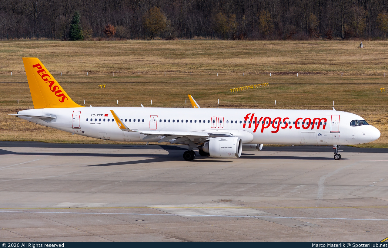 Photo of TC-RFR - Airbus A321-251NX operated by Pegasus Airlines