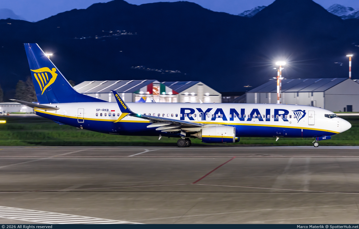 Photo of SP-RKB - Boeing 737-8AS operated by Ryanair (opb Buzz)