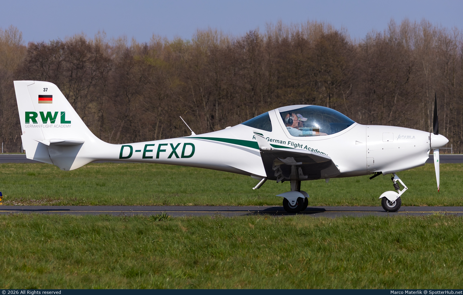 Photo of D-EFXD - Aquila A210 operated by RWL German Flight Academy