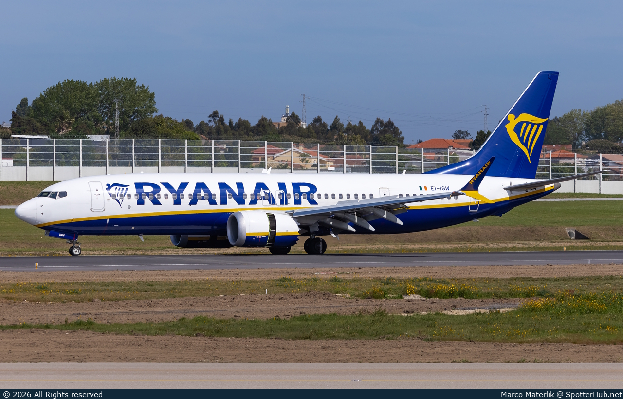 Photo of EI-IGW - Boeing 737 MAX 8-200 operated by Ryanair