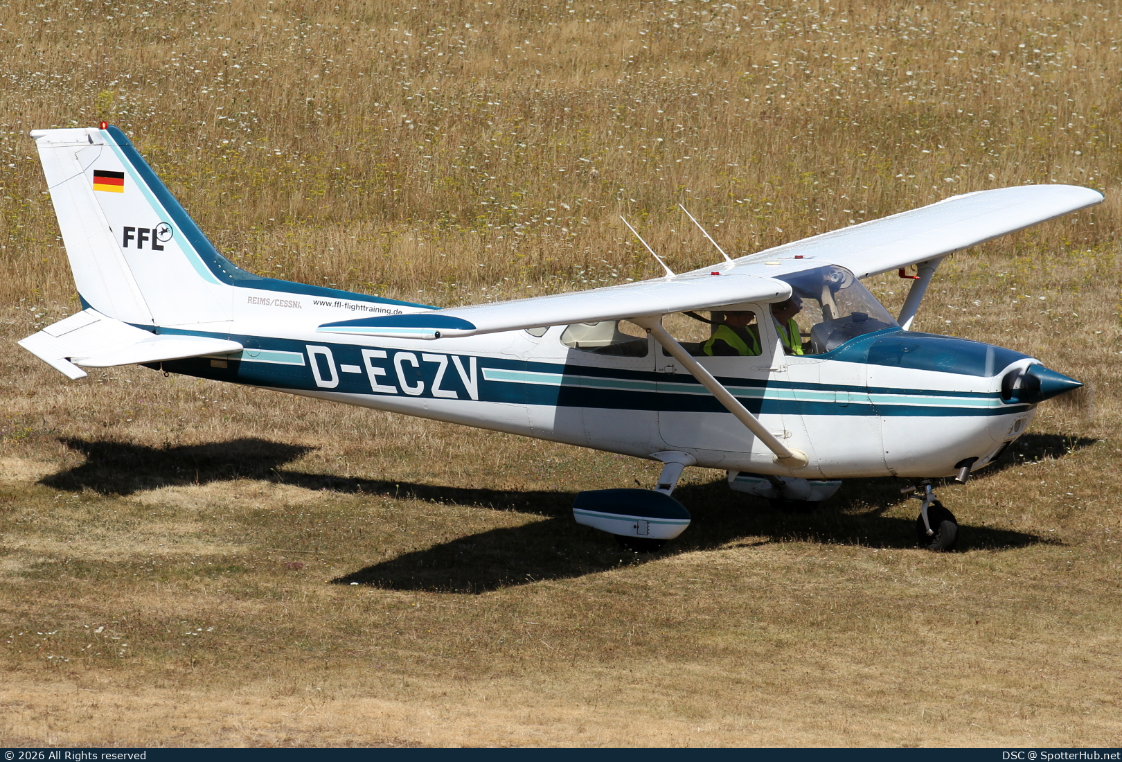 Photo of D-ECZV - Reims-Cessna F172M Skyhawk operated by FFL Flugschule
