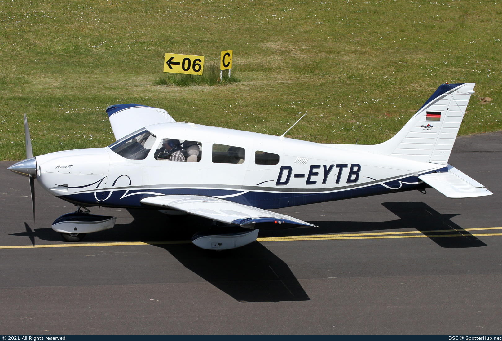 Photo of D-EYTB - Piper PA-28-181 Archer III operated by Aero Club Nürnberg