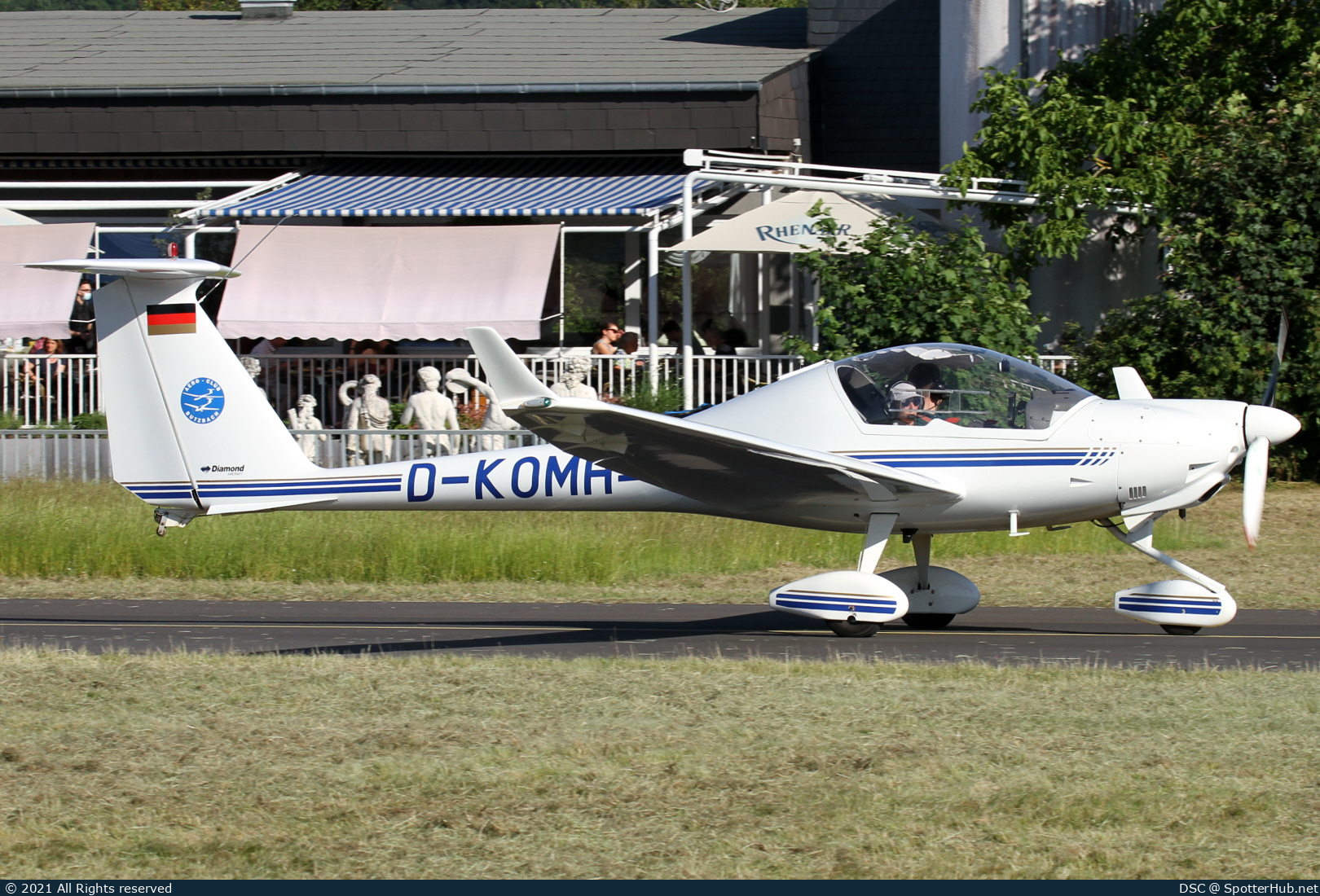 Photo of D-KOMH - Diamond HK36TTC Super Dimona operated by Aero-Club Butzbach