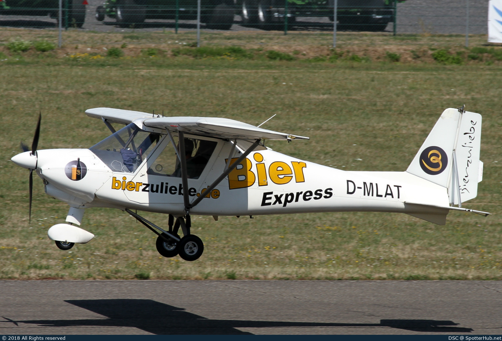 Photo of D-MLAT - Comco Ikarus C42 operated by Private