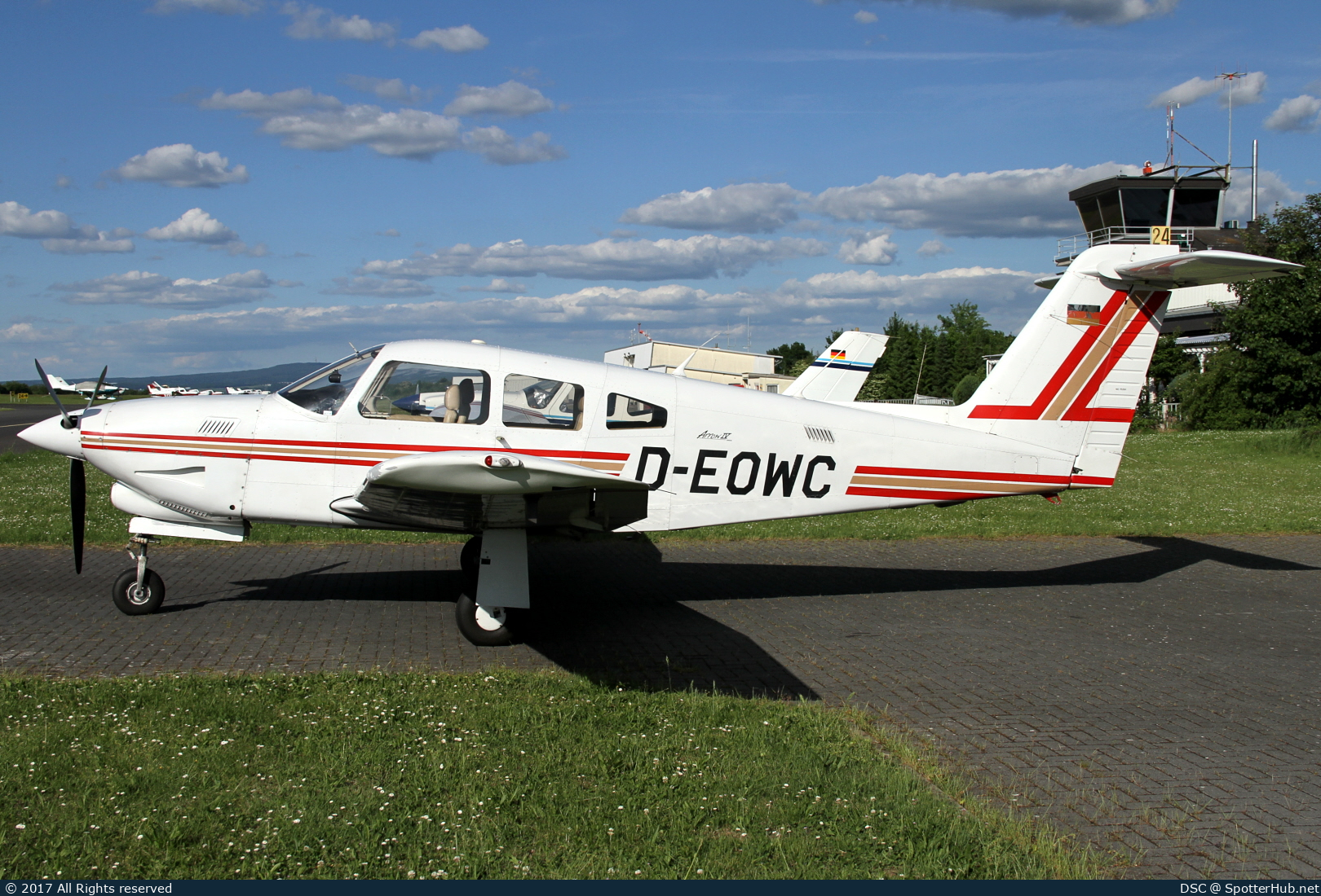 Photo of D-EOWC - Piper PA-28RT-201T Turbo Arrow IV operated by Private