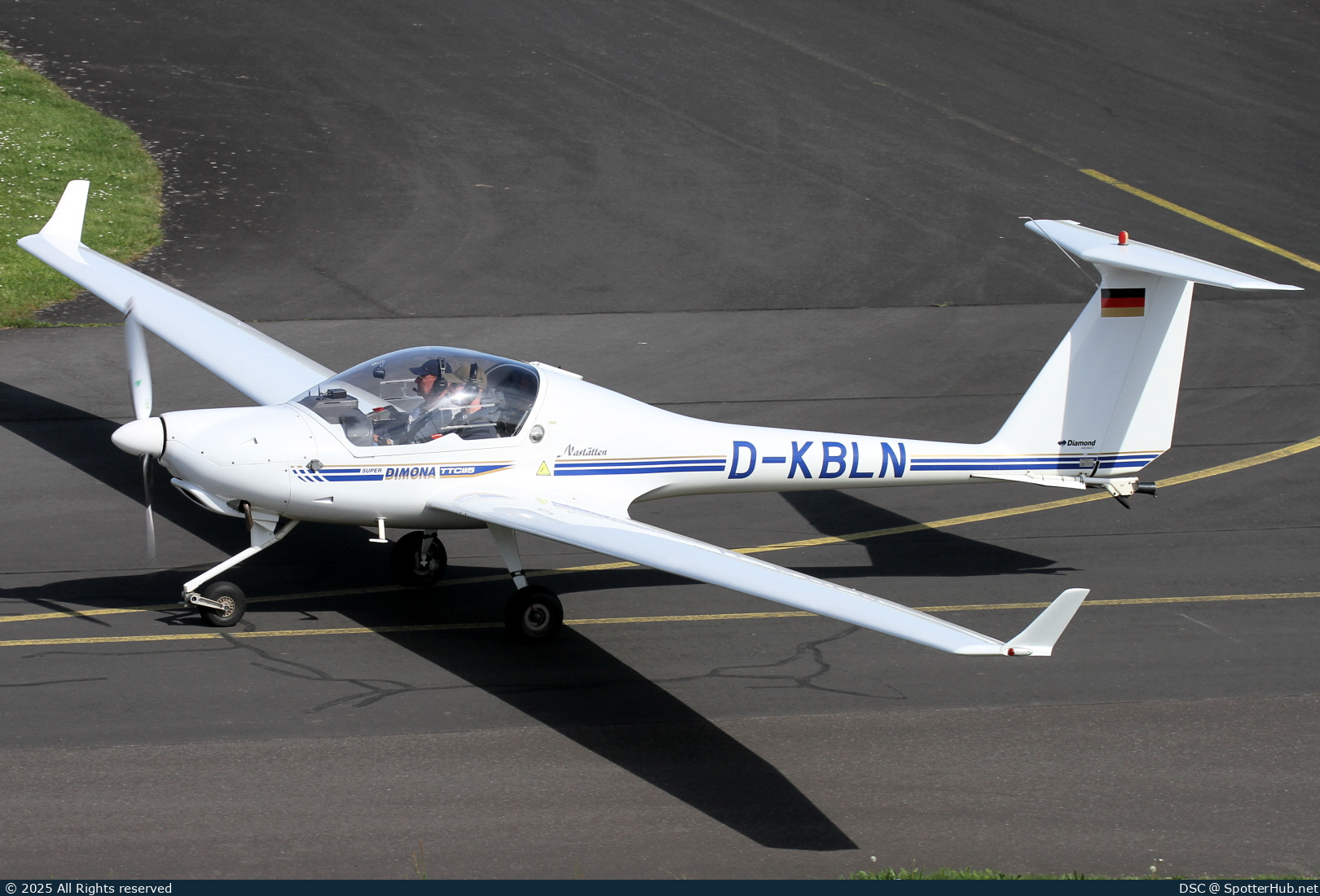 Photo of D-KBLN - Diamond HK36TTC Super Dimona operated by Aero-Club Nastätten
