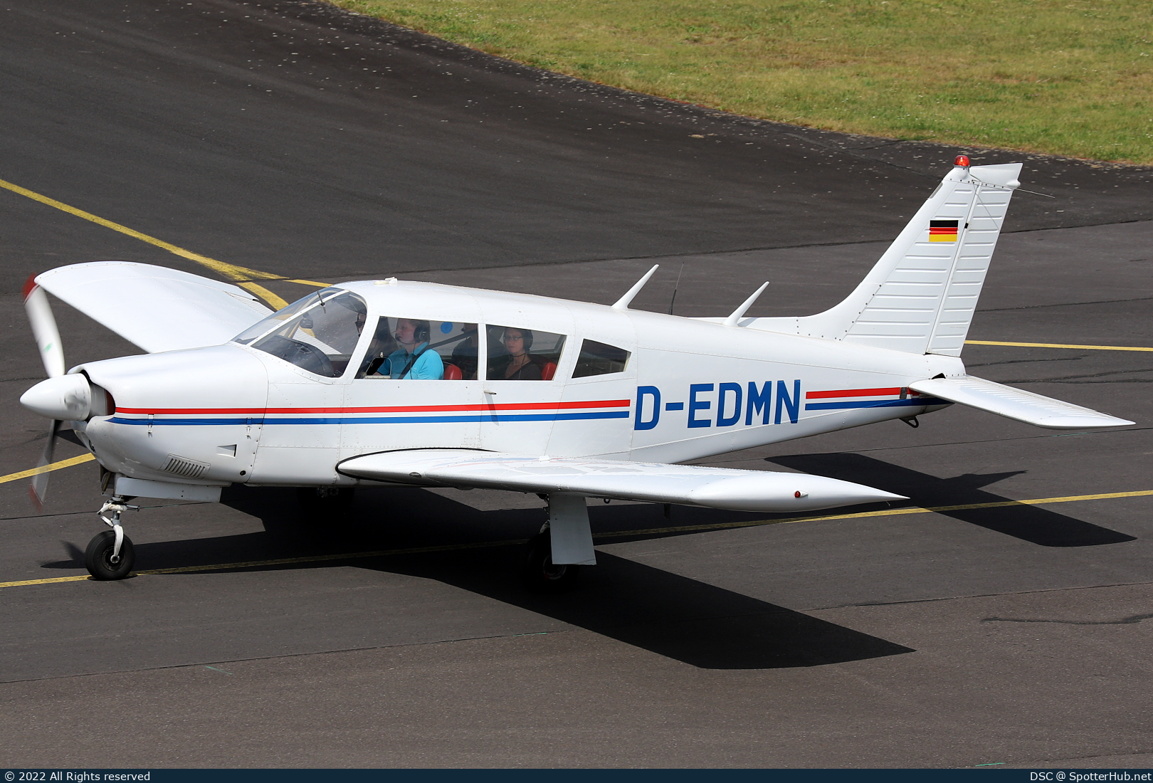 Photo of D-EDMN - Piper PA-28R-200 Cherokee Arrow II operated by Private