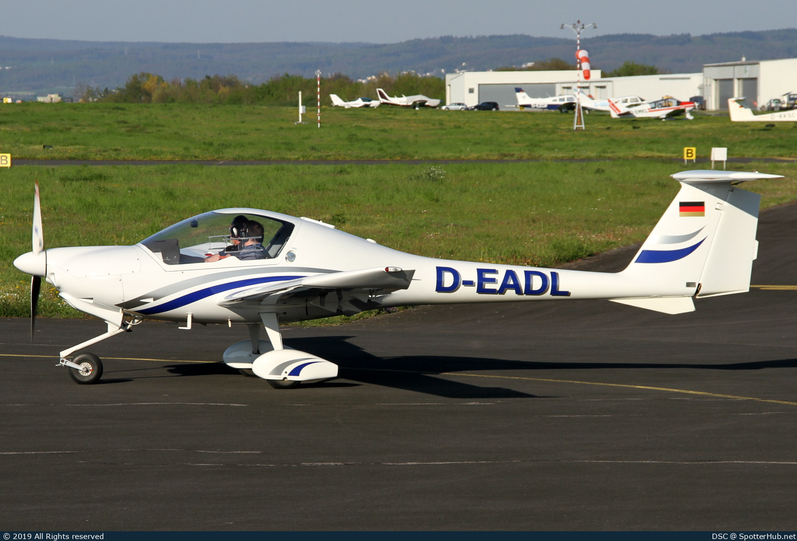 Photo of D-EADL - Diamond DV20-100 Katana operated by Aero-Club Rhein-Nahe