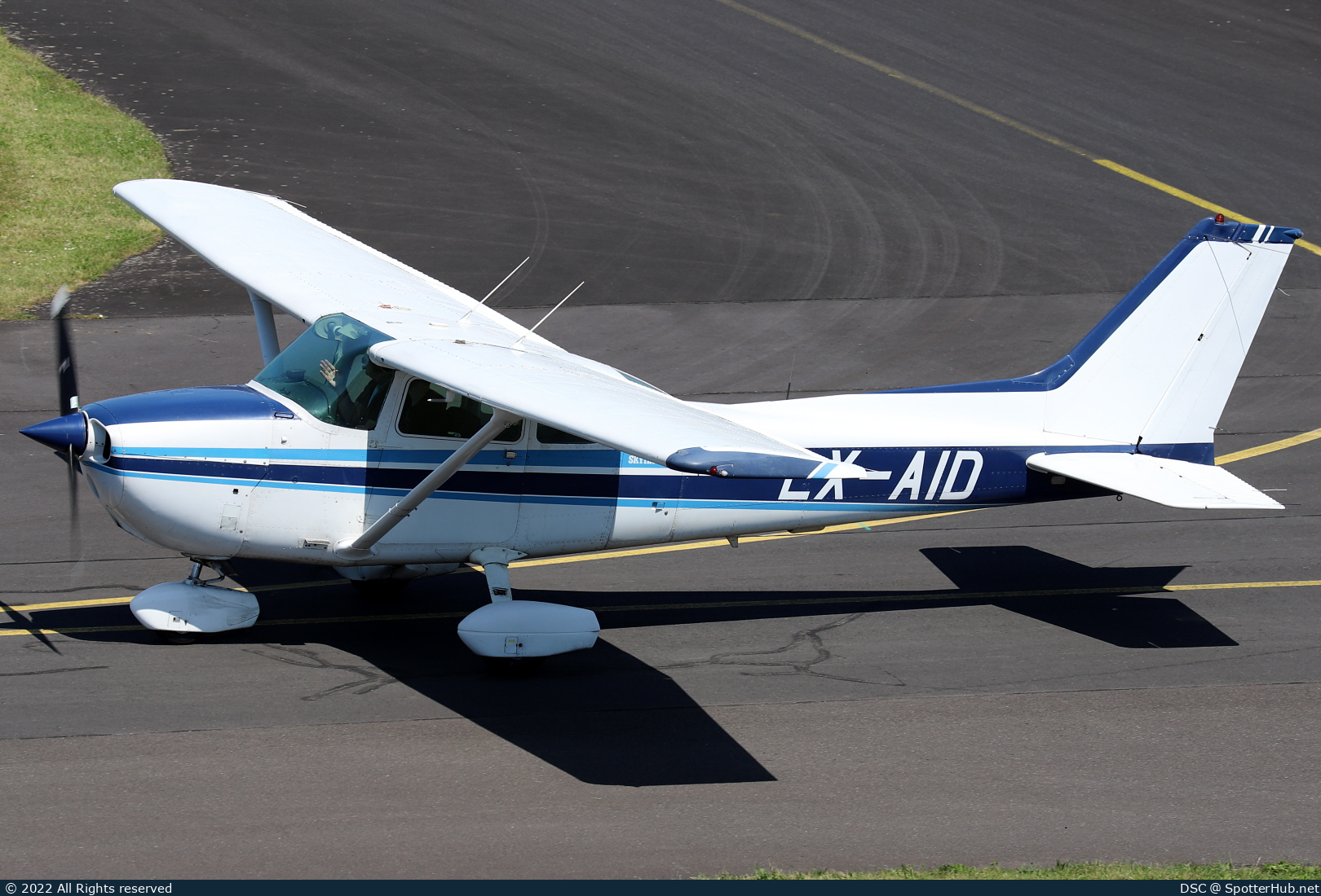 Photo of LX-AID - Reims-Cessna F172N Skyhawk II operated by Aéro-Sport Luxembourg