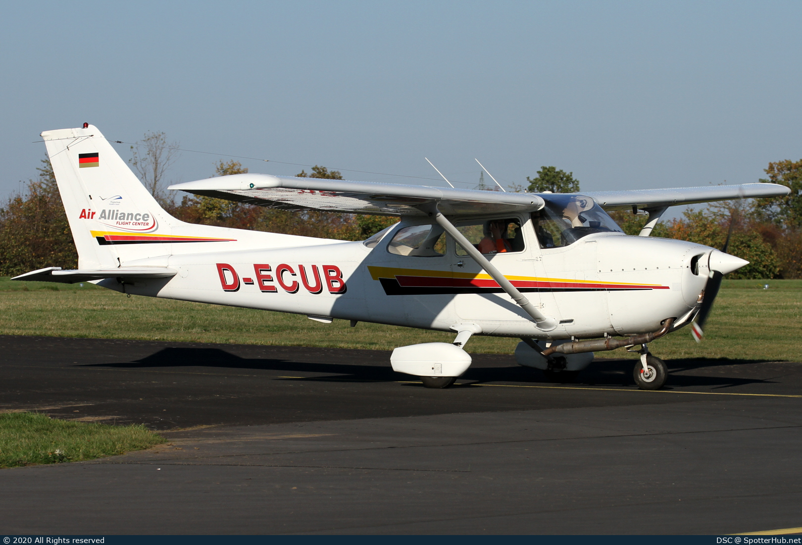 Photo of D-ECUB - Reims-Cessna F172N Skyhawk II operated by Air Alliance Flight Center
