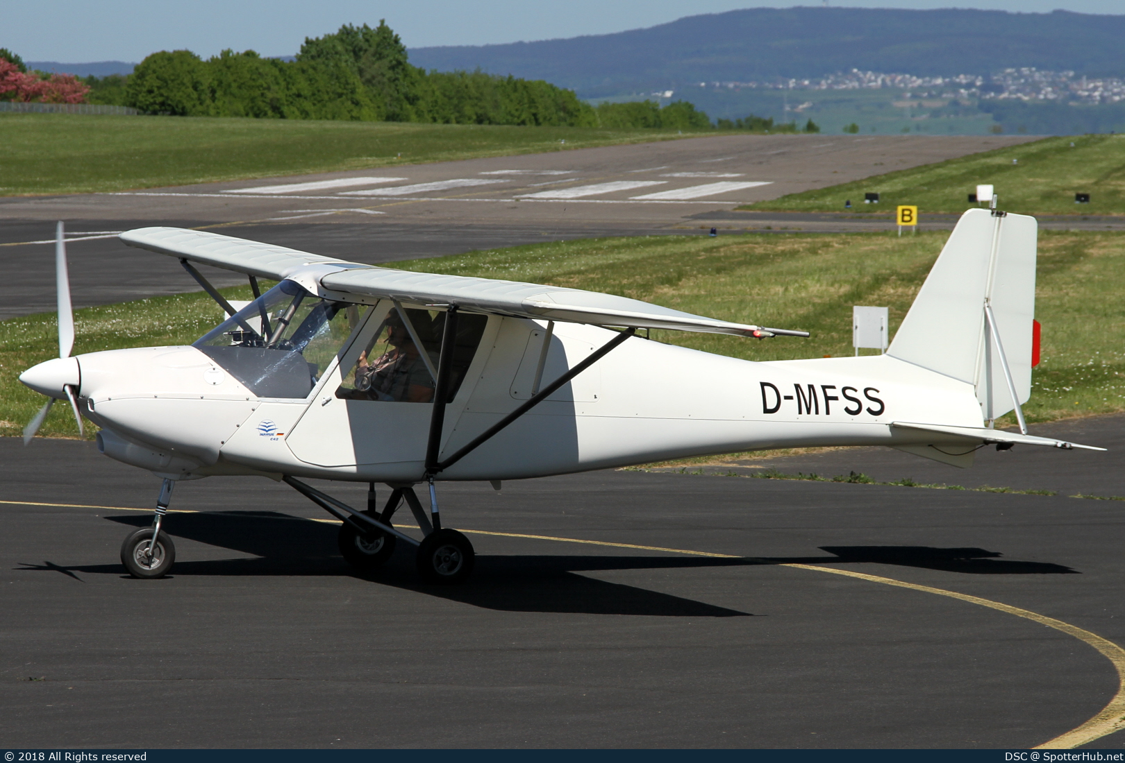 Photo of D-MFSS - Comco Ikarus C42 B operated by Private