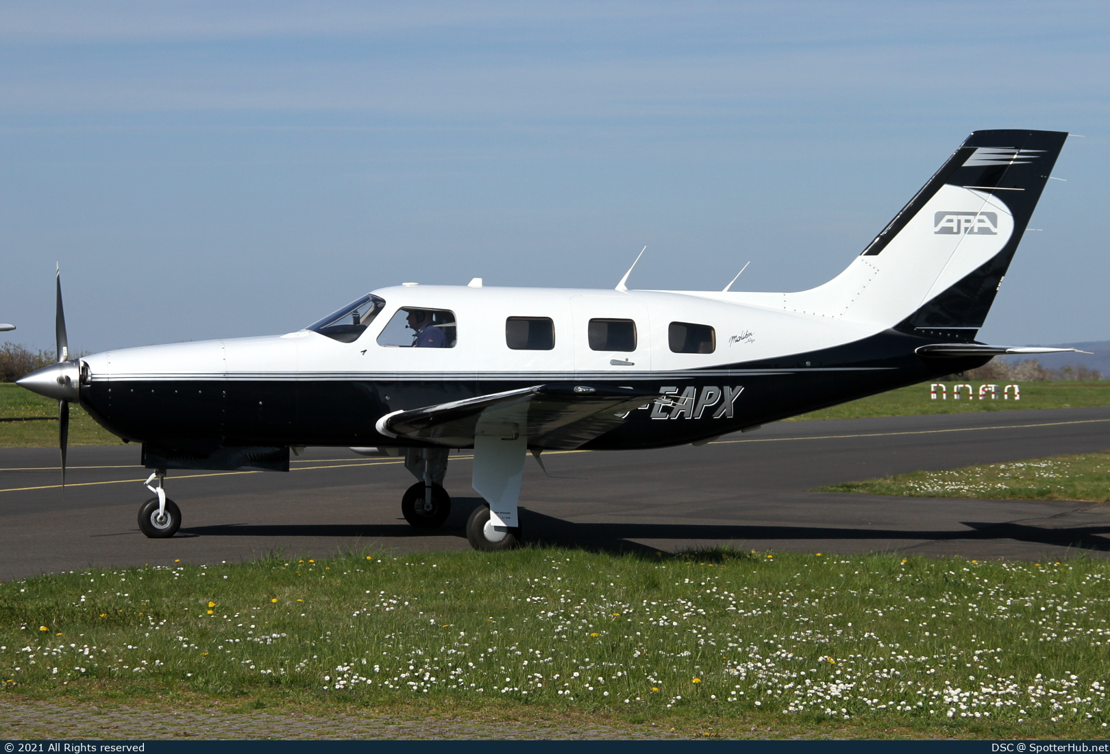 Photo of D-EAPX - Piper PA-46-310P Malibu operated by APA Werbemittel