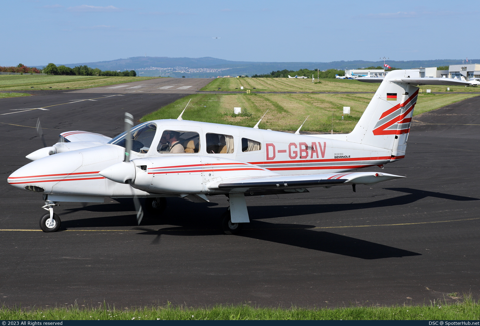 Photo of D-GBAV - Piper PA-44-180T Turbo Seminole operated by ATC Aviation Training & Transport Center