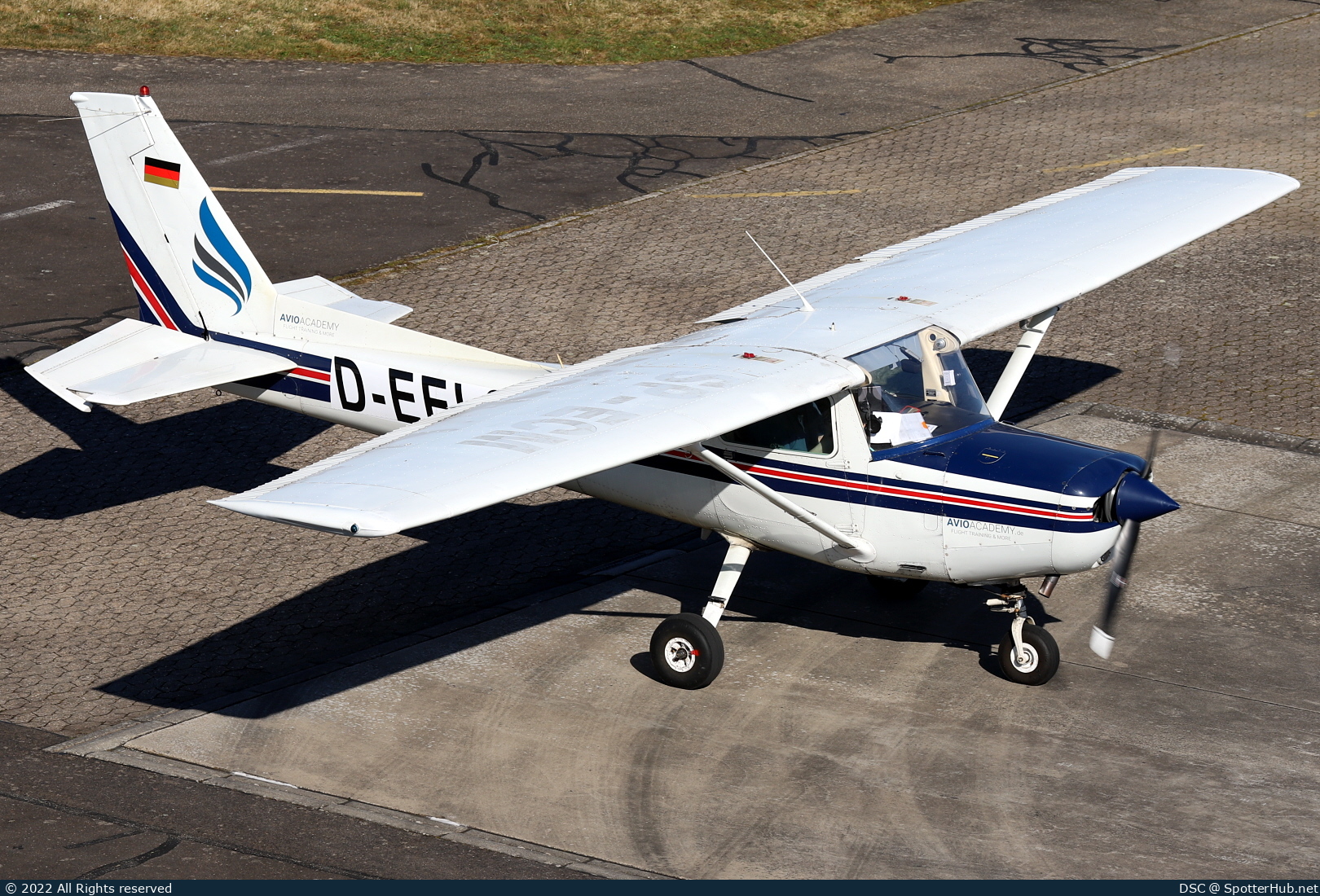 Photo of D-EELS - Cessna 152 operated by AvioAcademy Flight Training