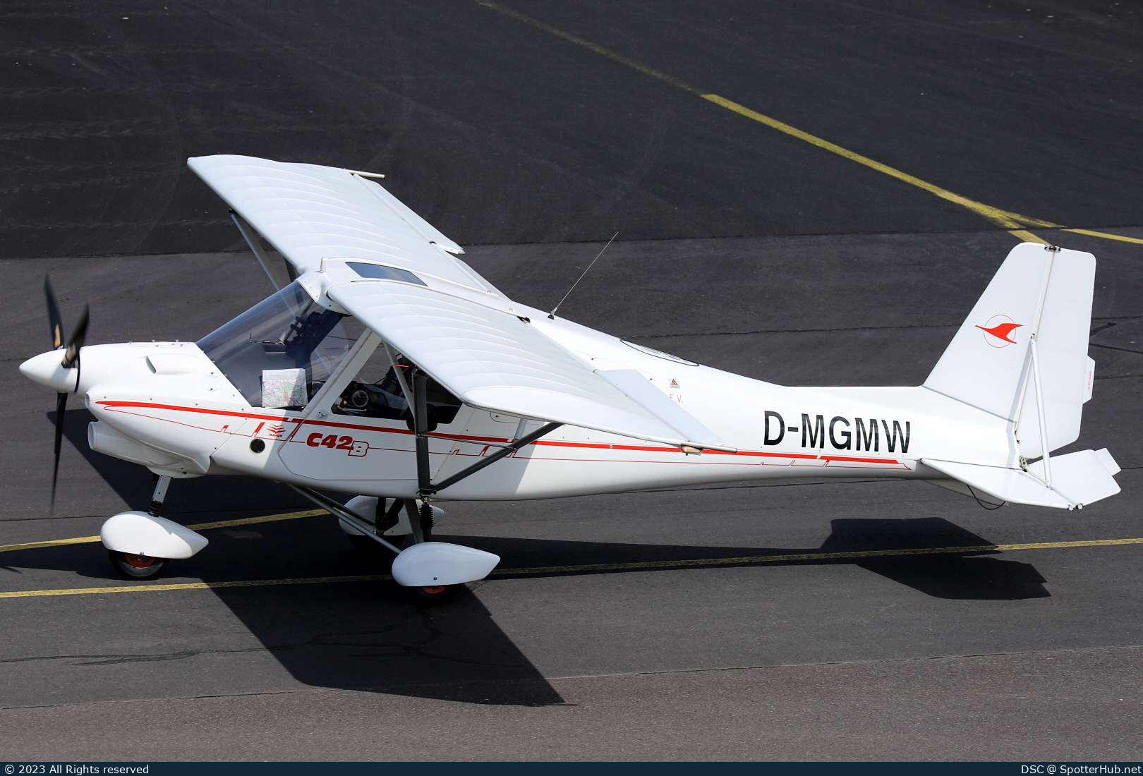 Photo of D-MGMW - Comco Ikarus C42 B operated by Bergischer Luftsportverein