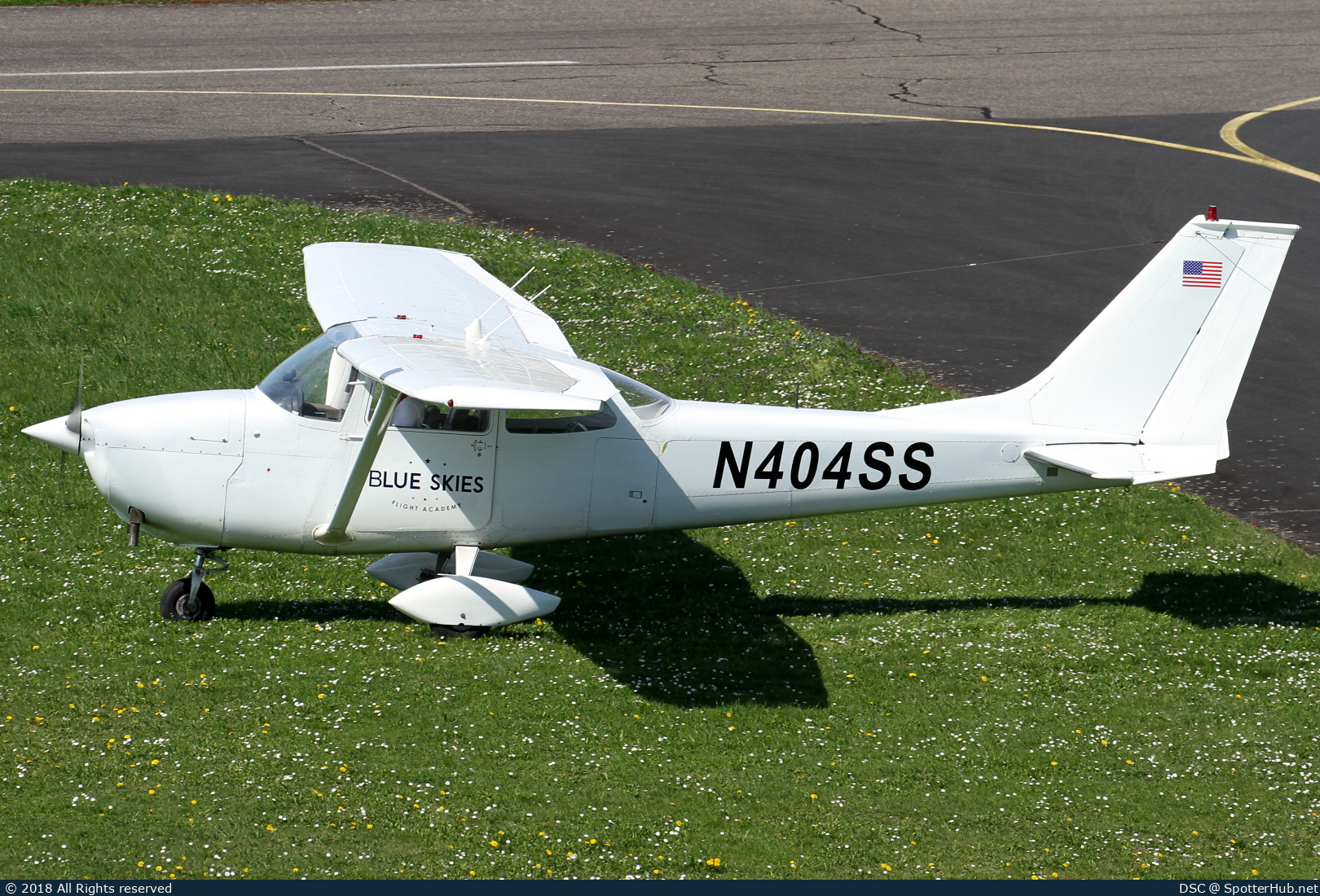 Photo of N404SS - Reims-Cessna F172H Skyhawk operated by Blue Skies Flight Academy