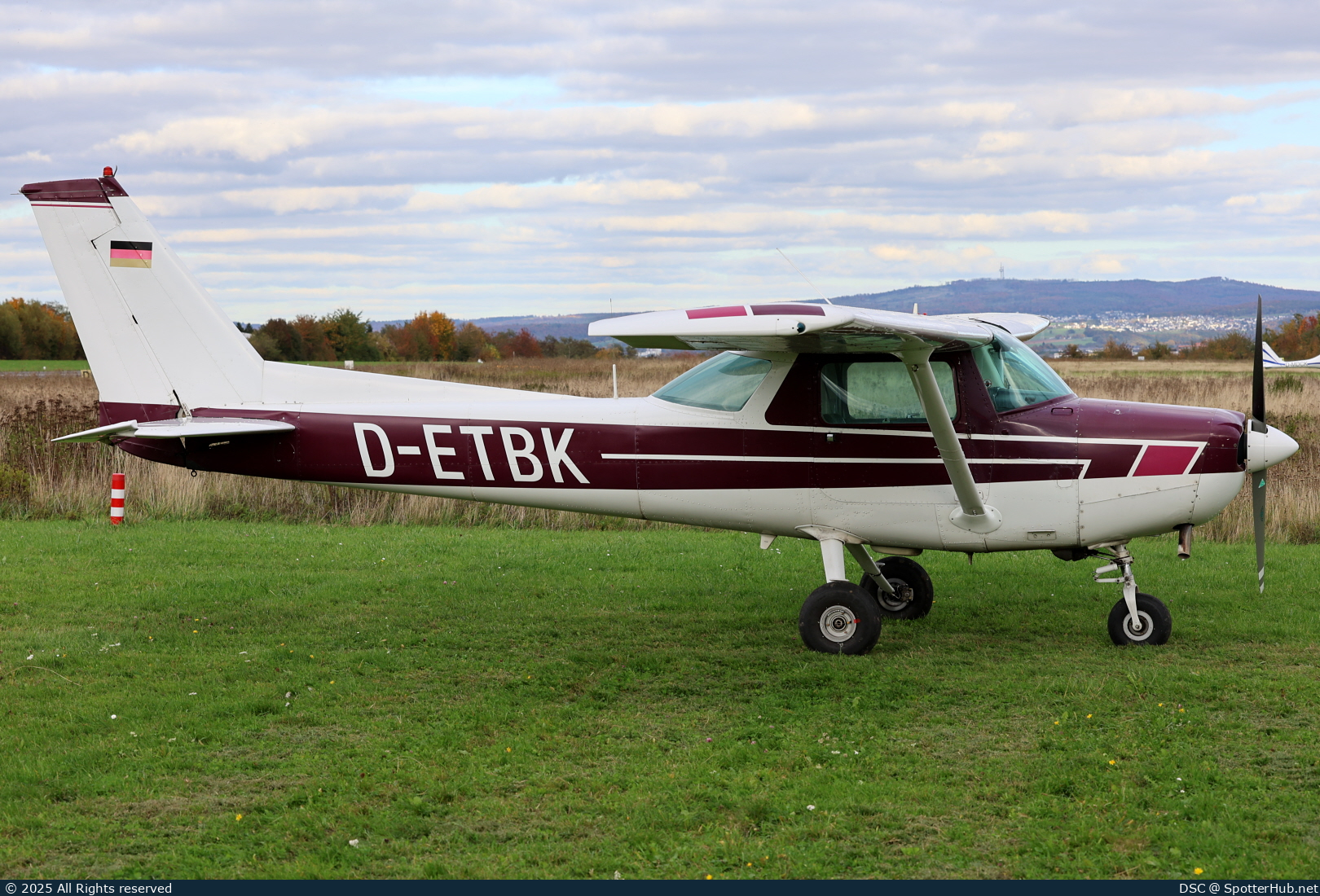 Photo of D-ETBK - Cessna 152 operated by Bundeswehr Sportfluggruppe Niederstetten