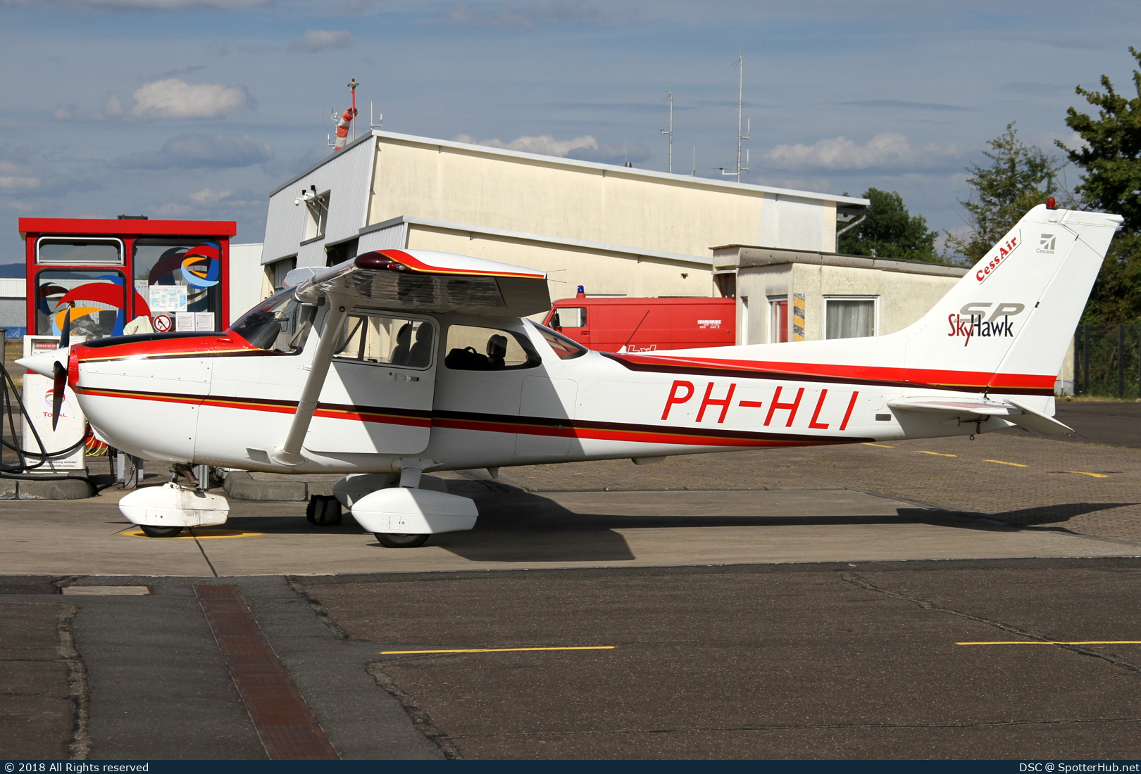 Photo of PH-HLI - Cessna 172S Skyhawk SP operated by CessAir