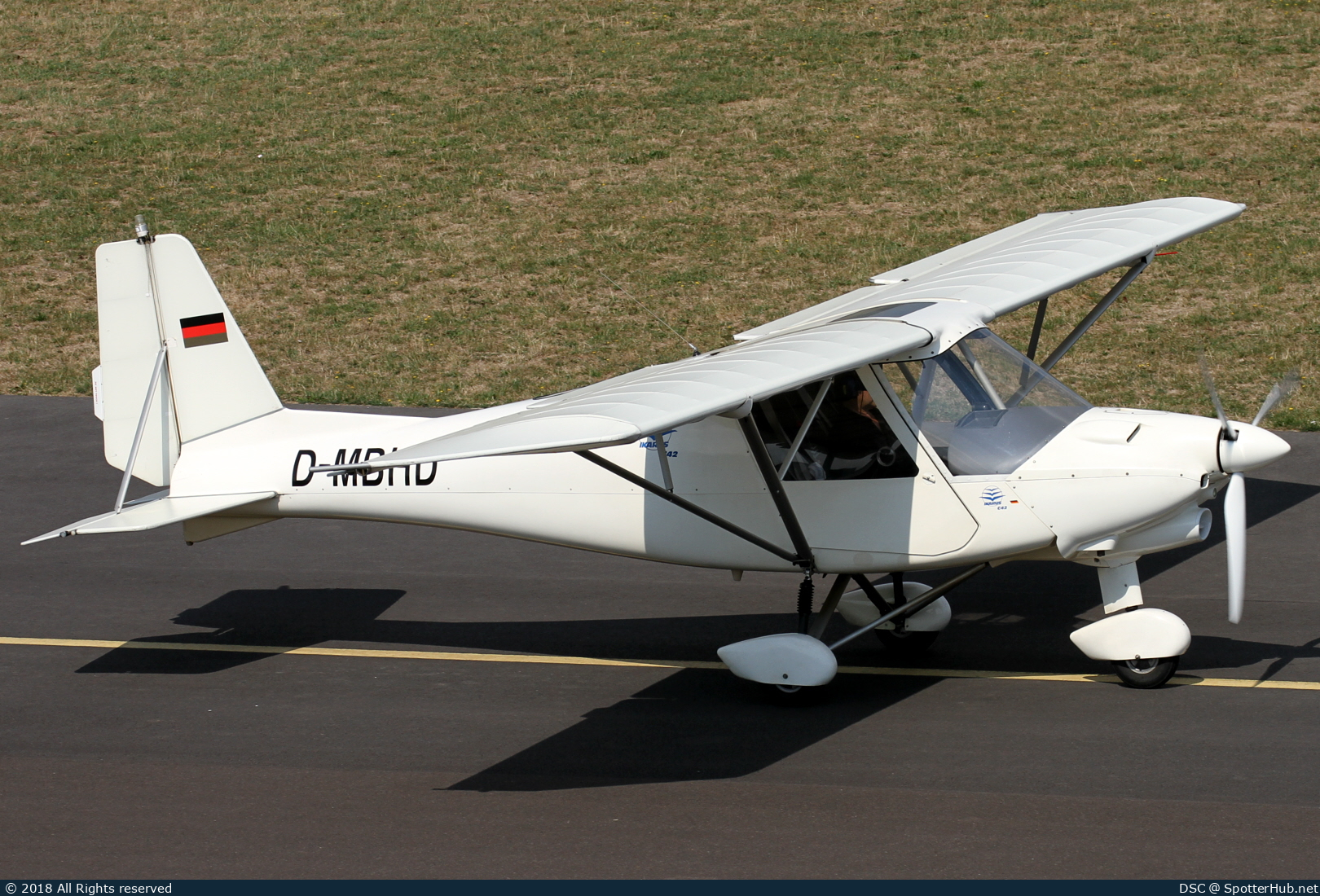 Photo of D-MBHD - Comco Ikarus C42 operated by Bundeswehr-Sportfliegergemeinschaft Boelcke / Heini Dittmar