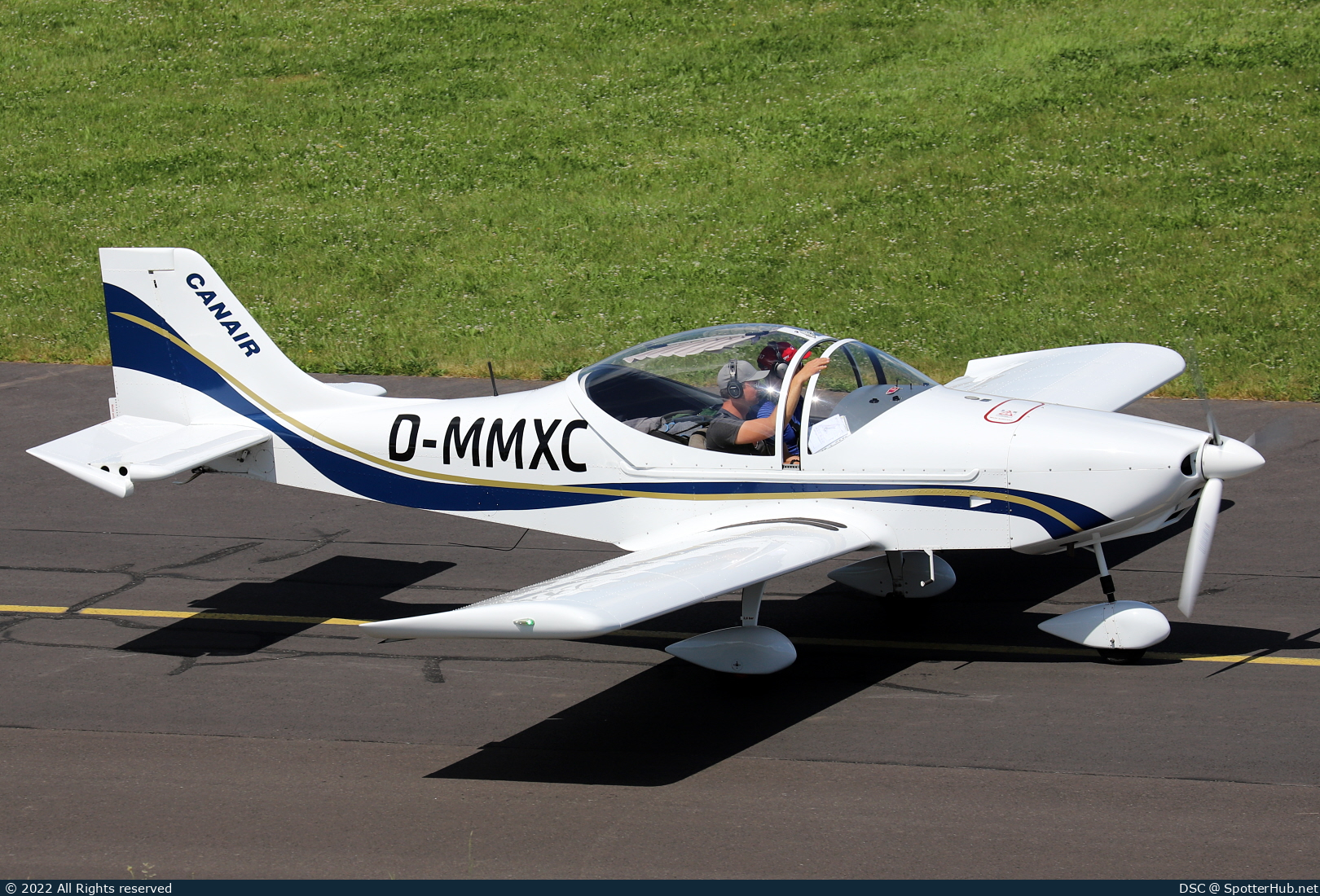 Photo of D-MMXC - Breezer B400 operated by Canair