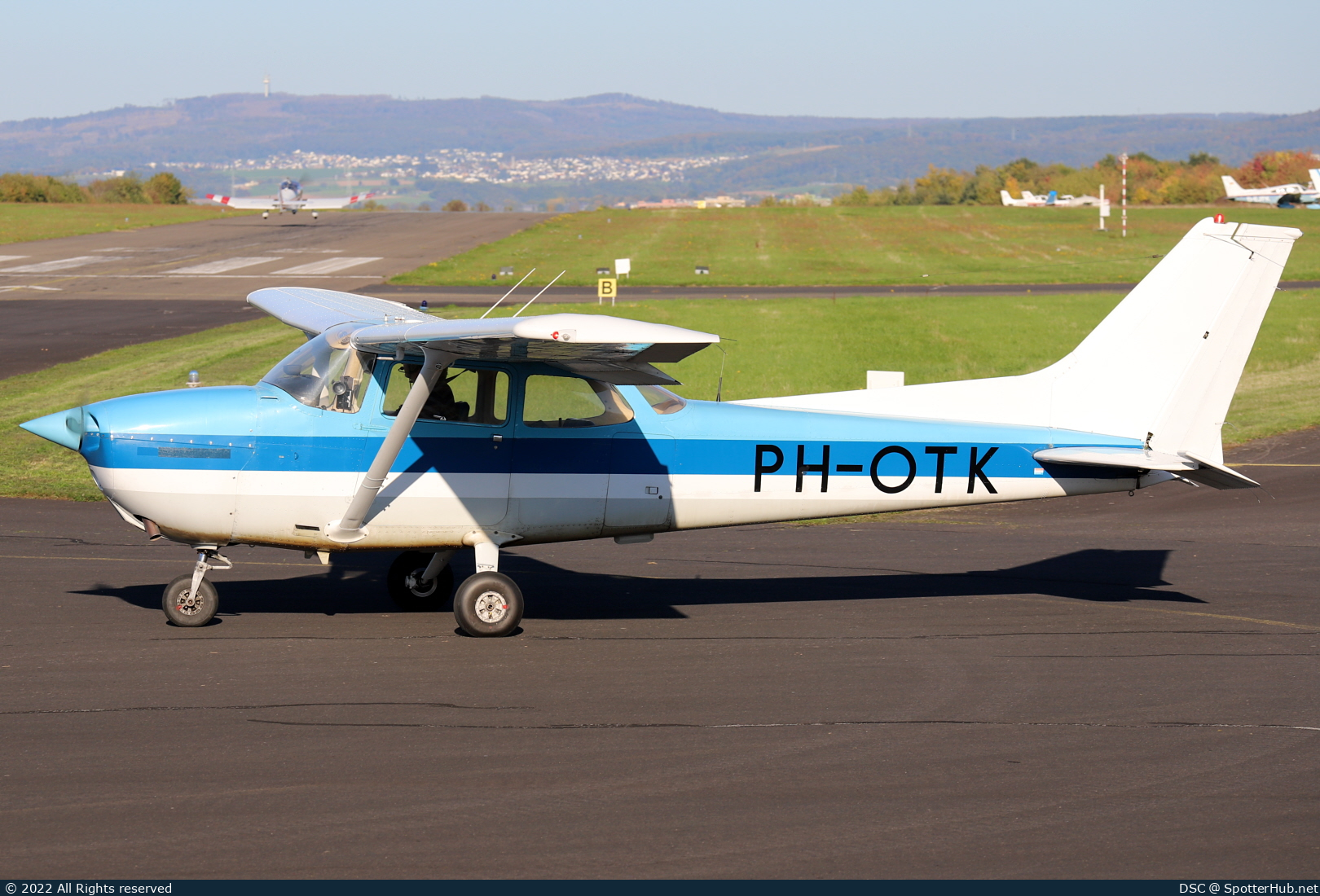 Photo of PH-OTK - Reims-Cessna F172N Skyhawk II operated by Cycloon Holland